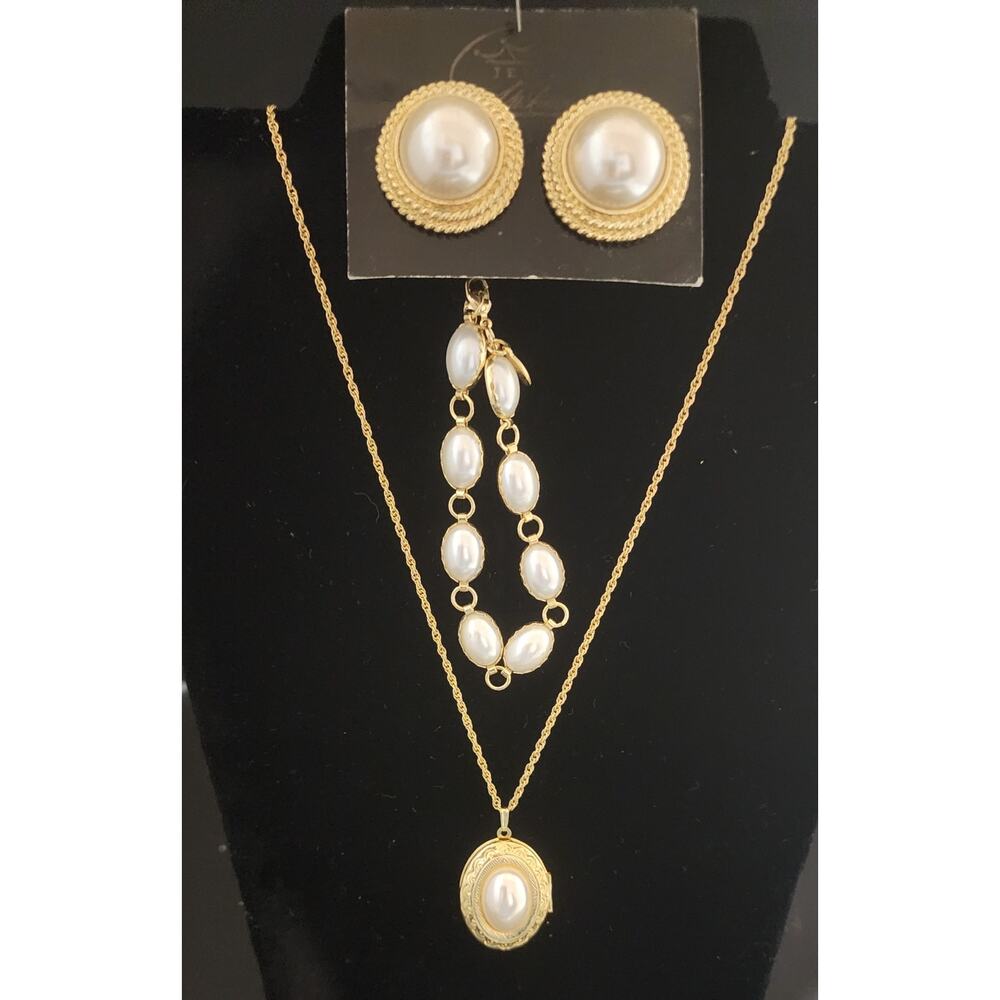 Vtg Park Lane Memories Gold Tone Pearl Locket Bracelet & Pierced Earring Set NEW - Picture 2 of 12